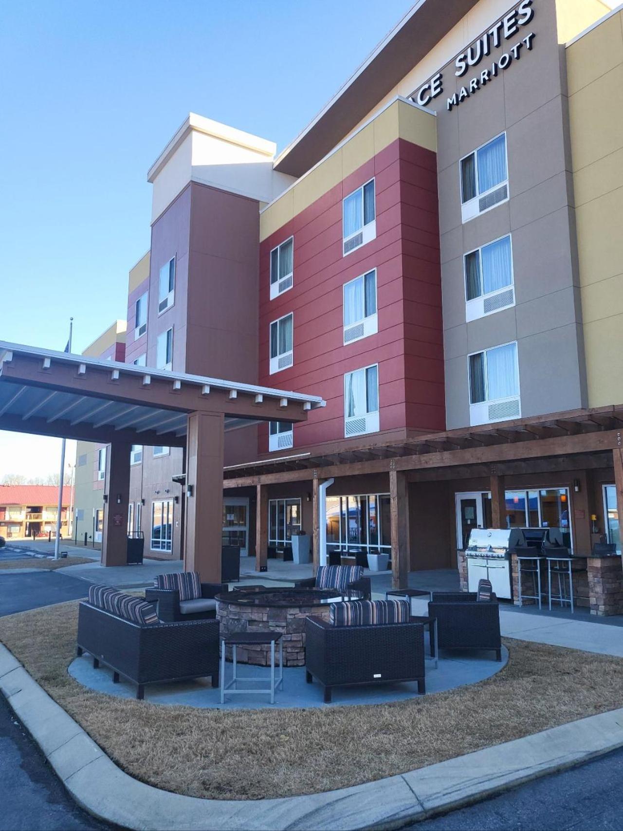 Towneplace Suites By Marriott Cleveland Bagian luar foto