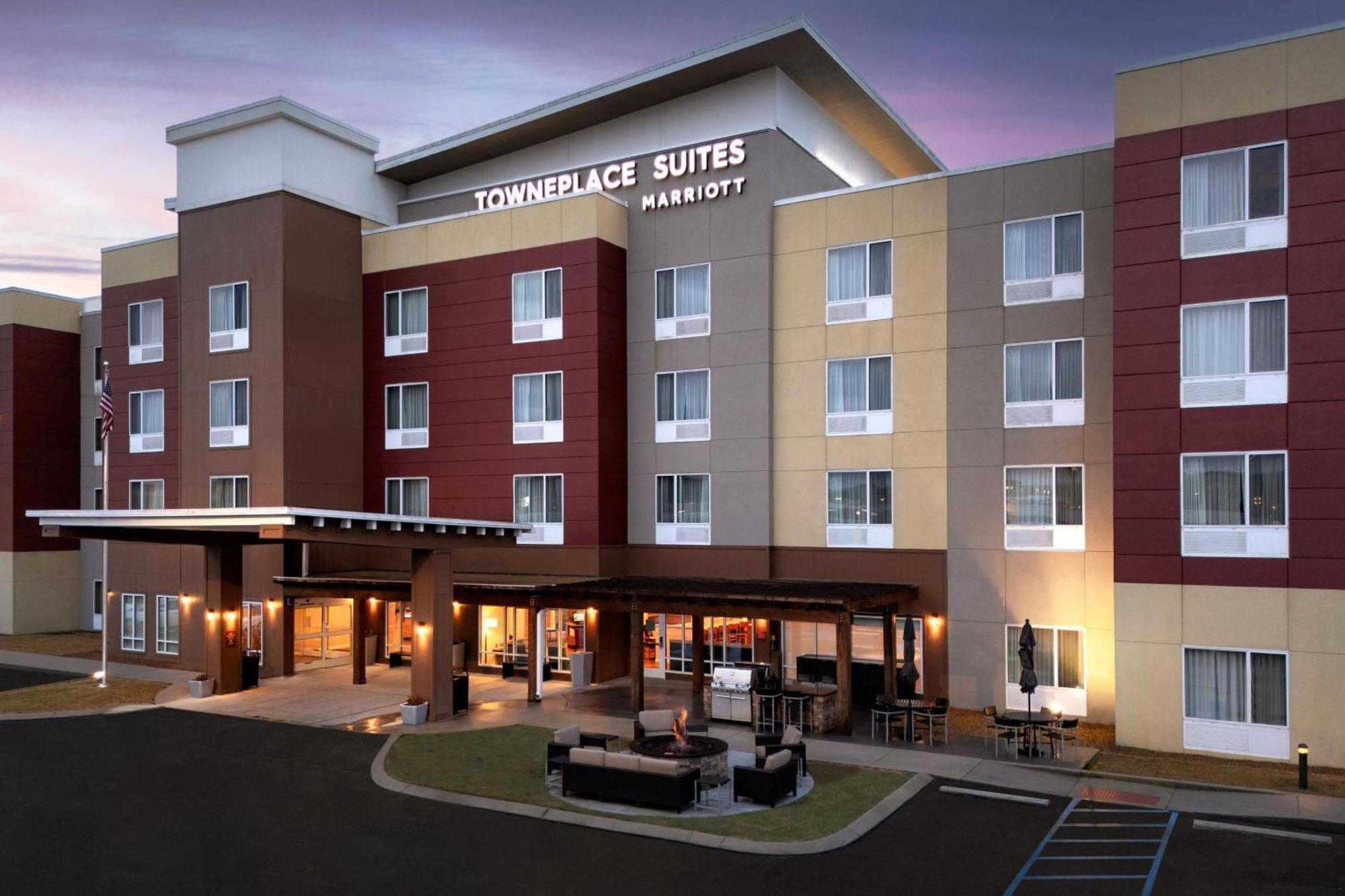 Towneplace Suites By Marriott Cleveland Bagian luar foto