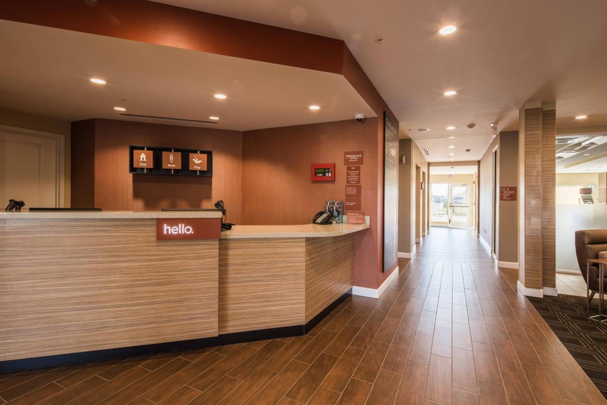 Towneplace Suites By Marriott Cleveland Bagian luar foto