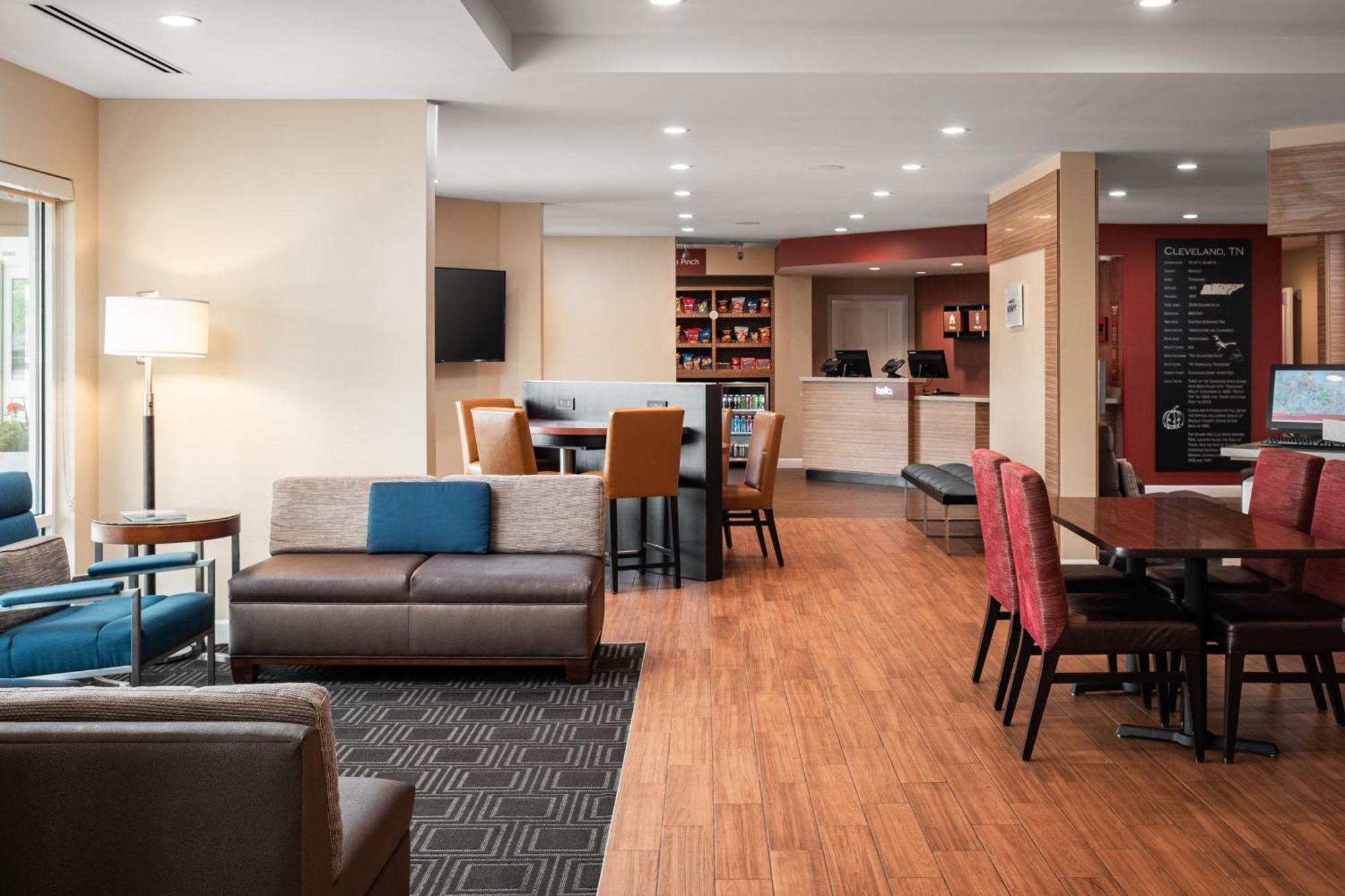 Towneplace Suites By Marriott Cleveland Bagian luar foto