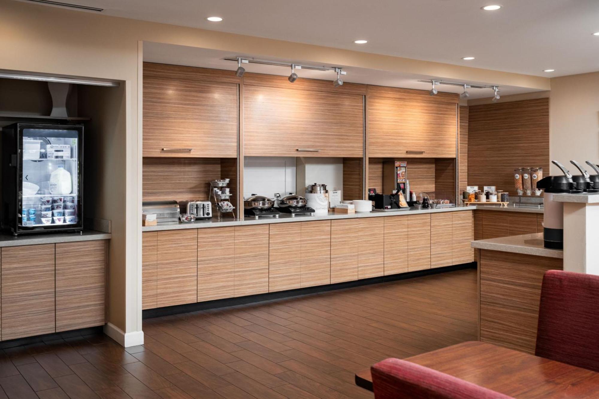 Towneplace Suites By Marriott Cleveland Bagian luar foto